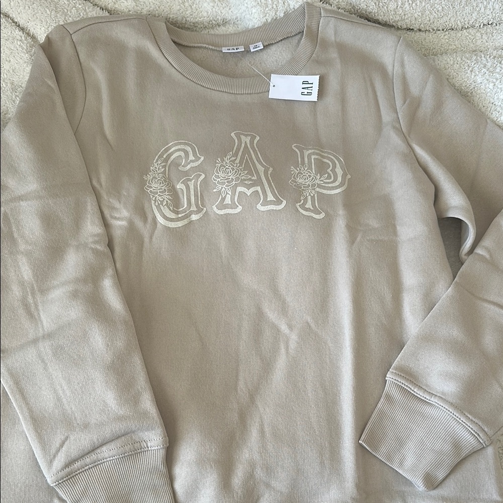 GAP Beige Sweatshirt